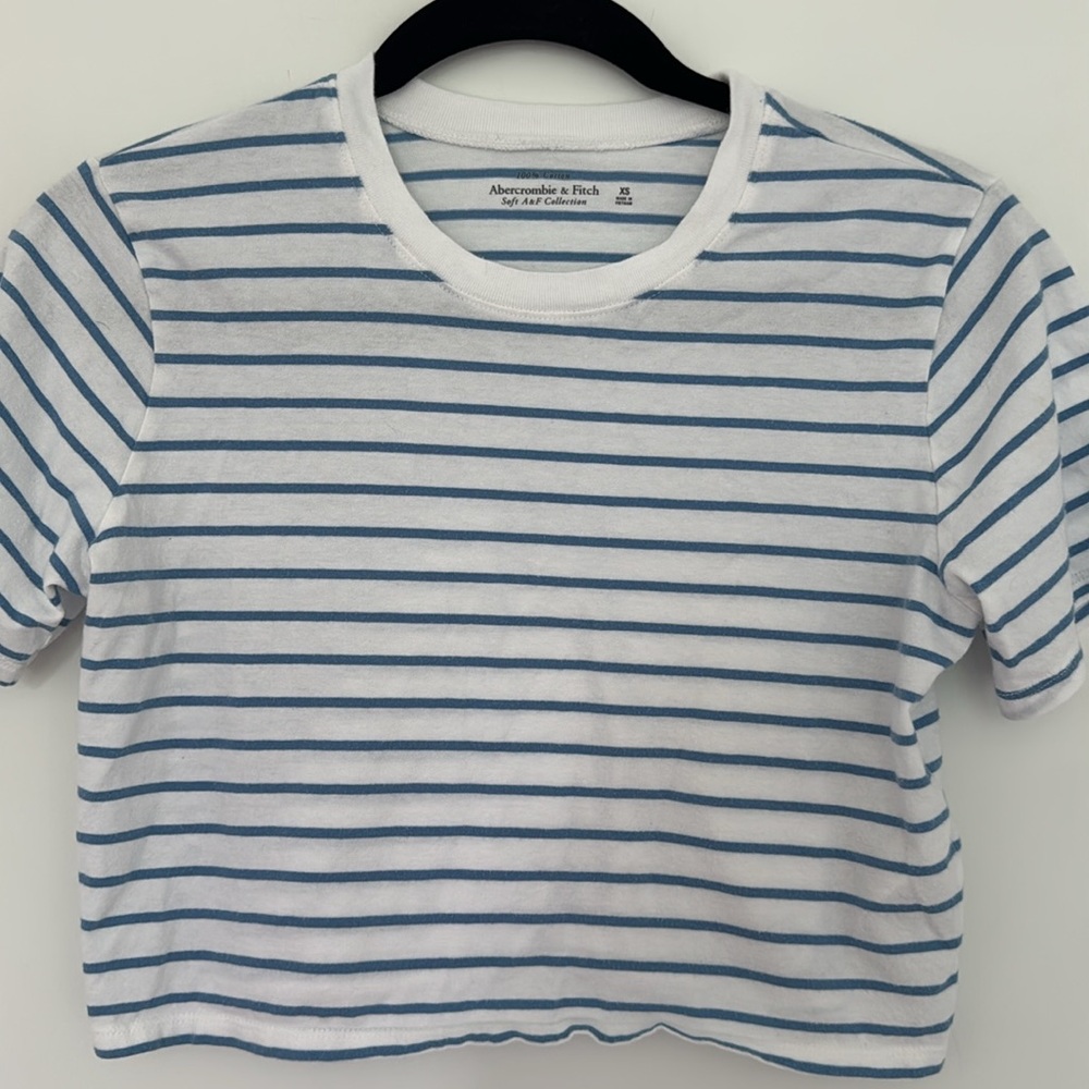 Abercrombie & Fitch Blue and White Striped Crop Top - Size XS - Picture 3 of 6